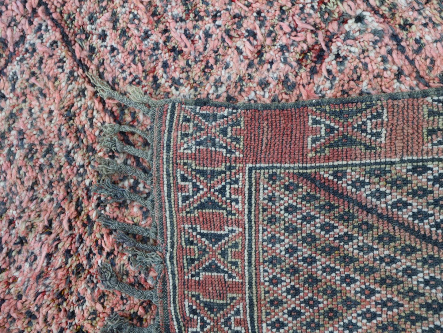 Amussu Vintage Moroccan Rug 6'1" x 8'7"