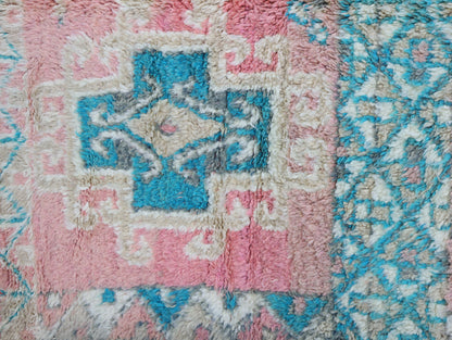 Ukan Vintage Moroccan Rug 5'6" x 11'8"