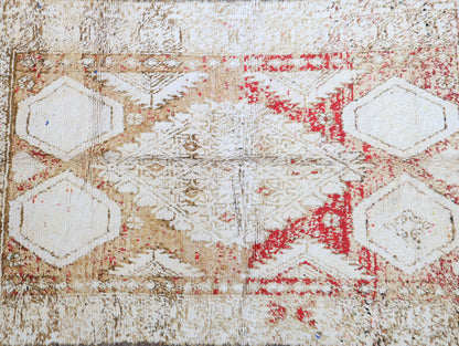 Tizlit Vintage Moroccan Rug 5'8" x 9'9"