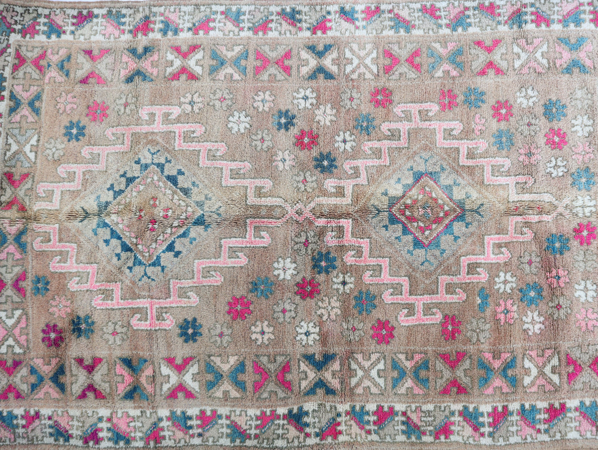 Ayen Vintage Moroccan Rug 6'1" x 9'6"