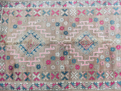Ayen Vintage Moroccan Rug 6'1" x 9'6"