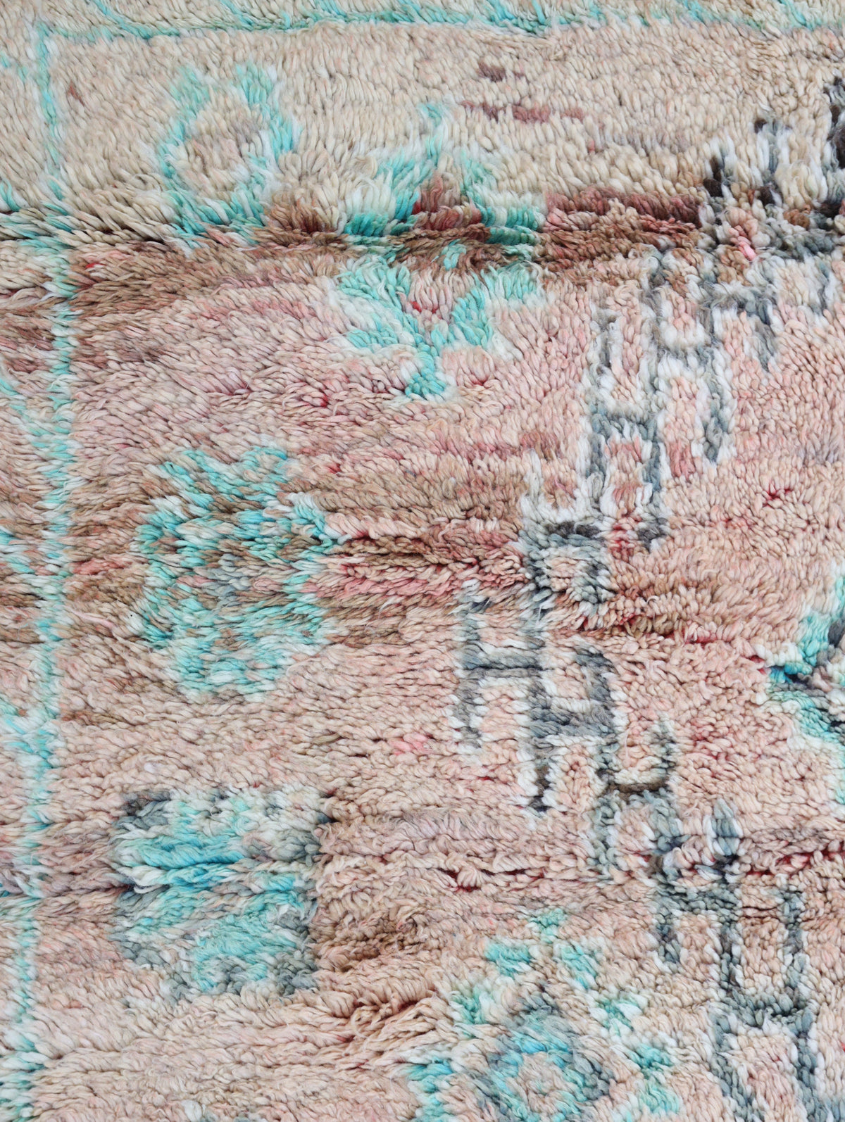Taluft Vintage Moroccan Rug 6'7" x 10'5"